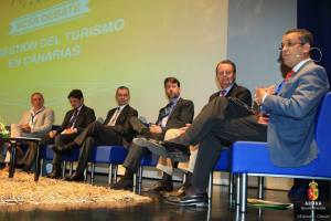 Mesa debate Gestión del turismo en Canarias